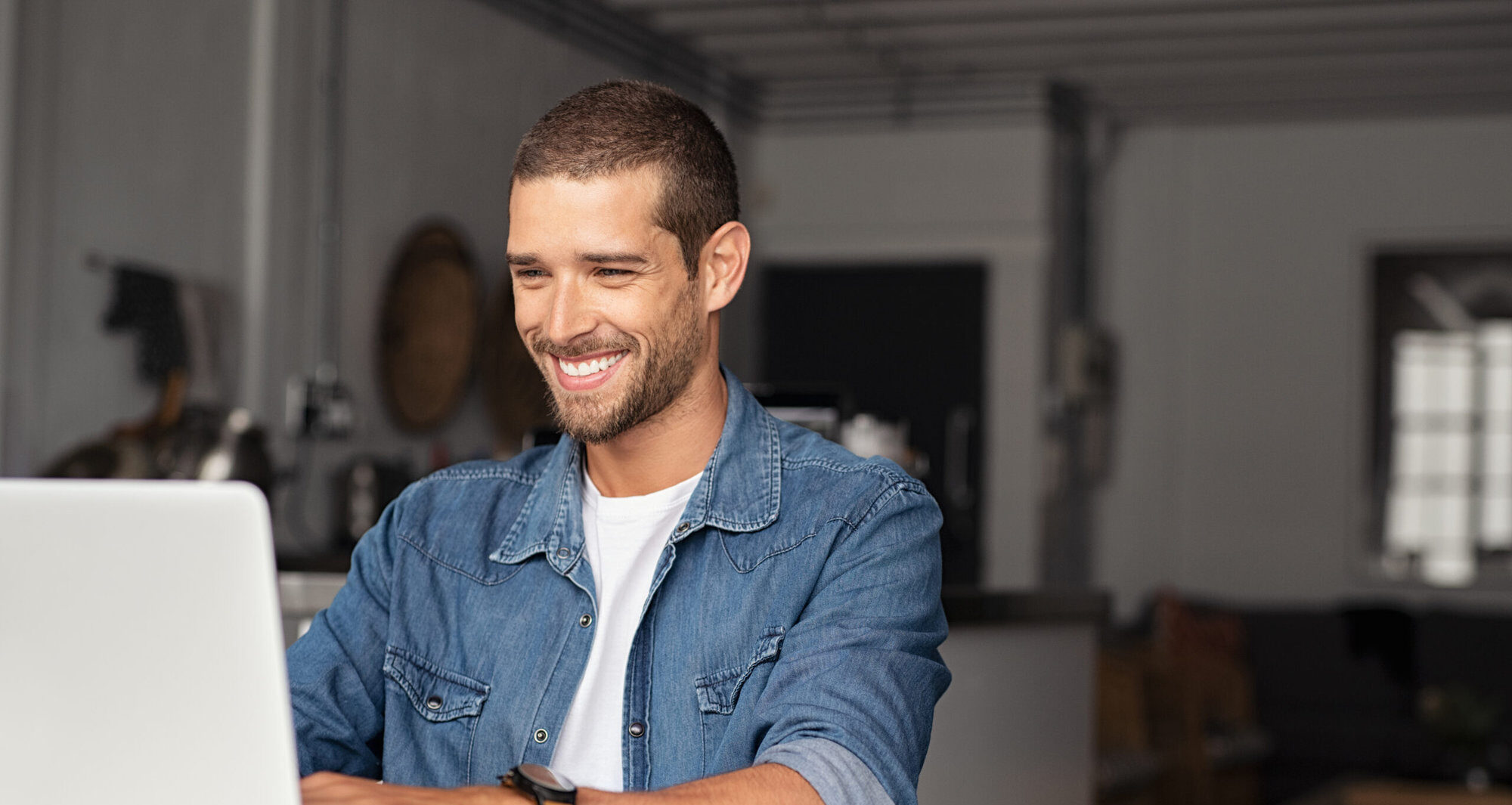 Do Overseas Contractors Pay Taxes? A Guide for Expats Do Overseas Contractors Pay Taxes? A Guide for Expats